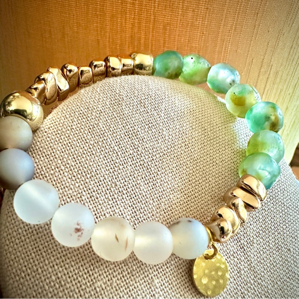 💝PRICE DROP💝 Handcrafted Recycled Sea Glass and Flower Agate Bracelet❣️
